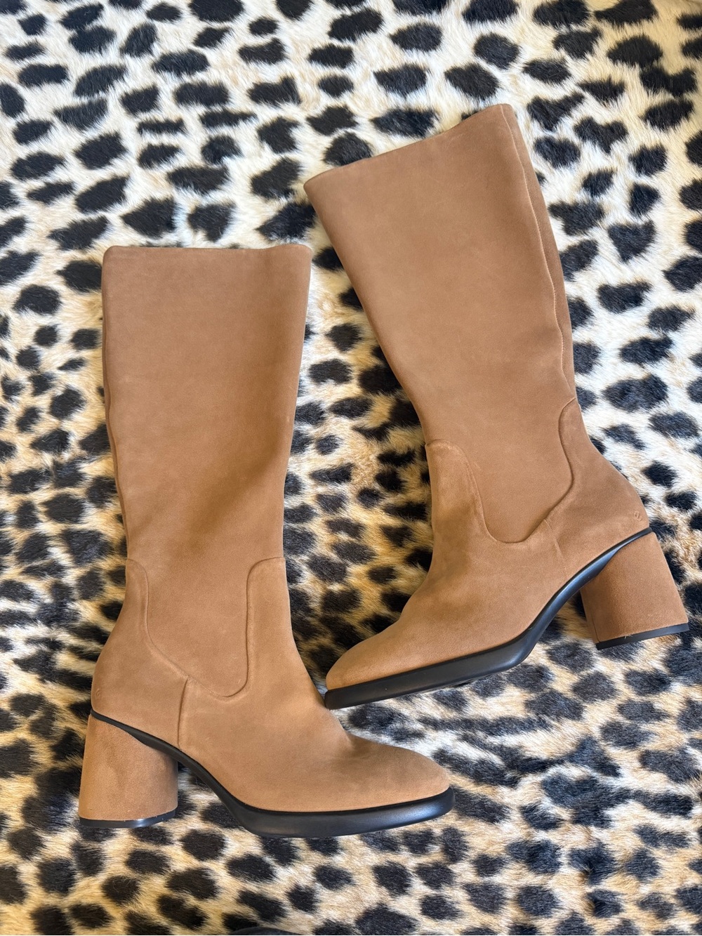 NWOB ECCO Sculpted Luxery 55MM Tall Knee High Boot 40 9-9.5 Tan Suede $259
